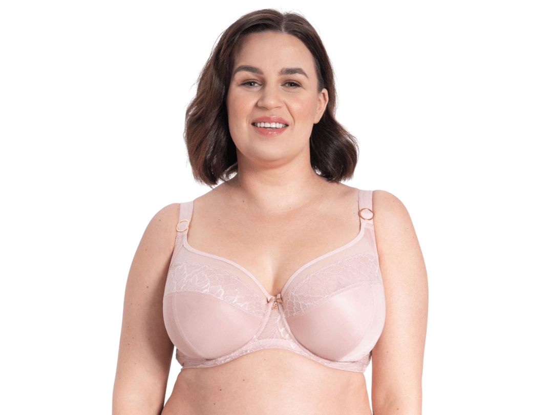 Model wearing Samanta Amelia Polish Bra that works for heavy busts